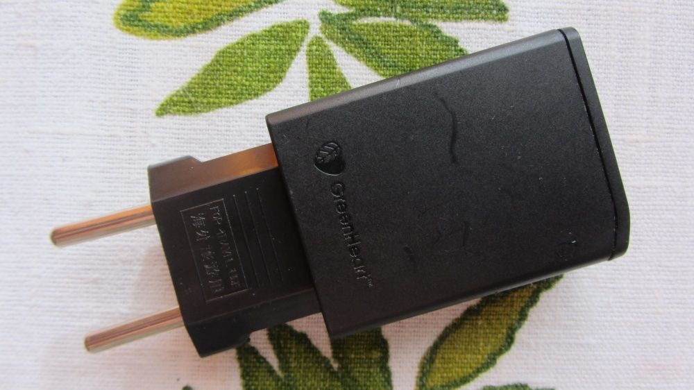 Сетевой адаптер Sony 850 mAh