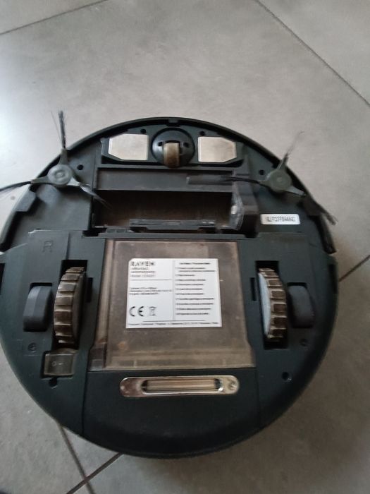 Robot sprzątający reven