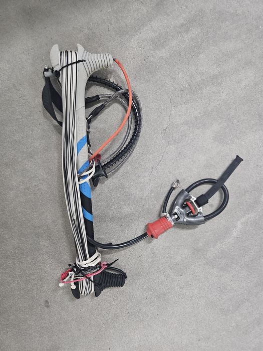 Baixa de Preço!! 2 Kites Cabrinha + 2 Barras + Bomba