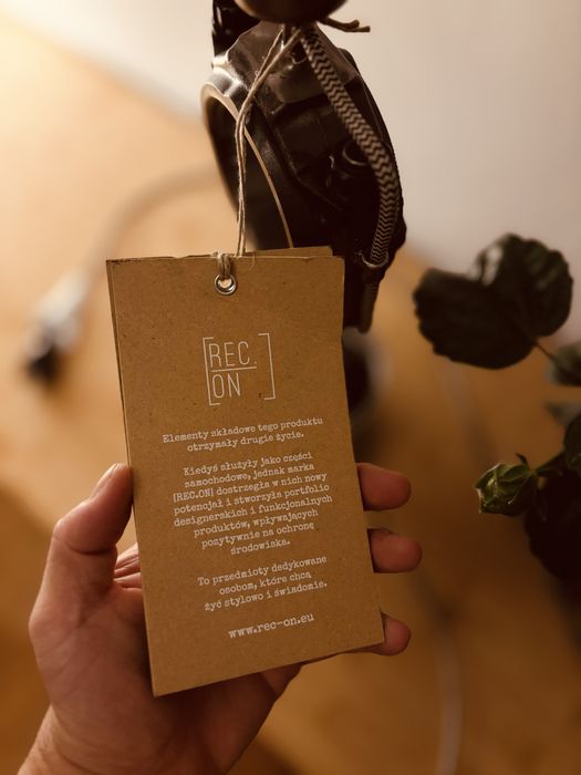 Wyjątkowa lampa stołowa REC.ON – z części samochodowych, nowa!