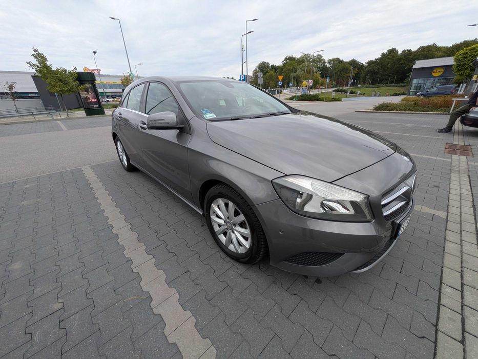 samochód mercedes