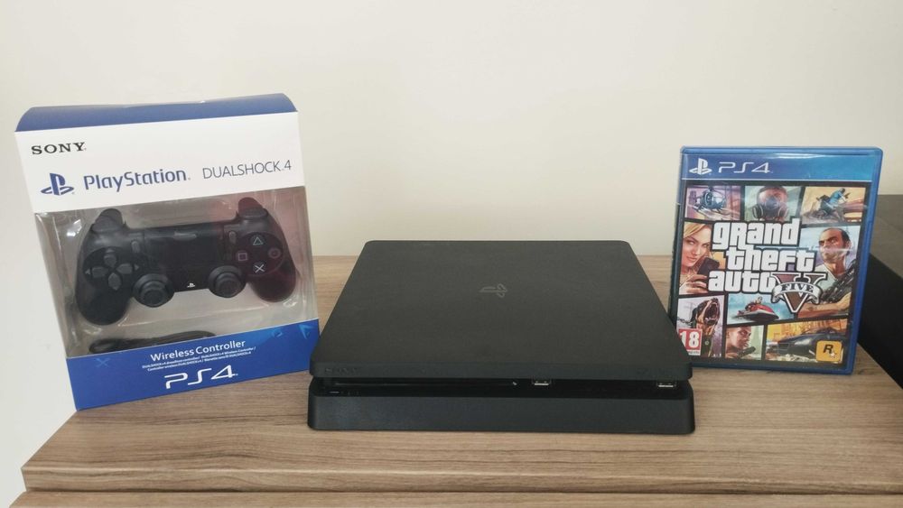 PS4 Slim 1TB + Jogo GTA 5 + 1 Comando NOVO + Cabos