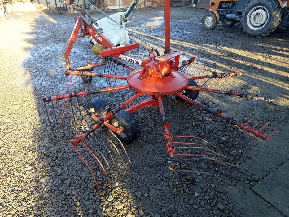 Zgrabiarka Karuzelowa Fella ts 335 dn