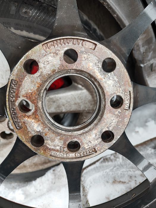 Продам.   тітани