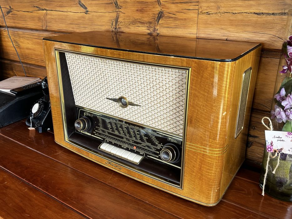 Antigo radio Nordmend Fidelio 55