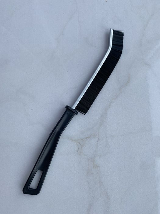 Щітка щілинна для прибирання