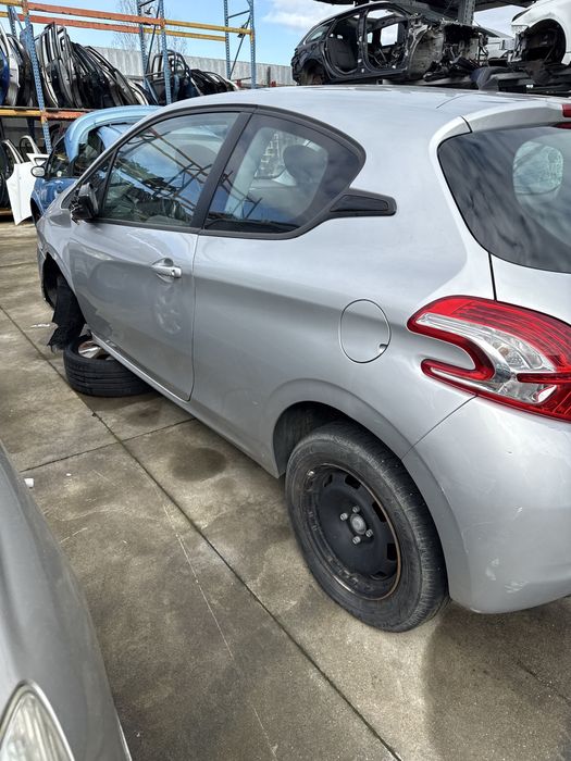 Peugeot 208 pecas