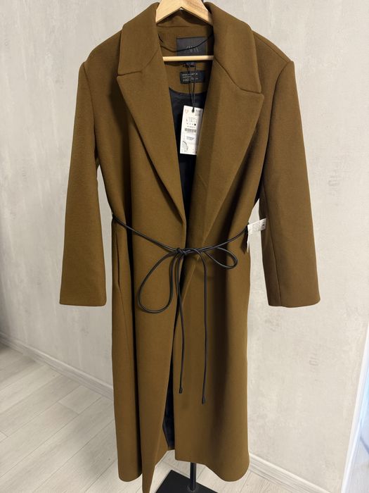 Вовняне пальто Zara