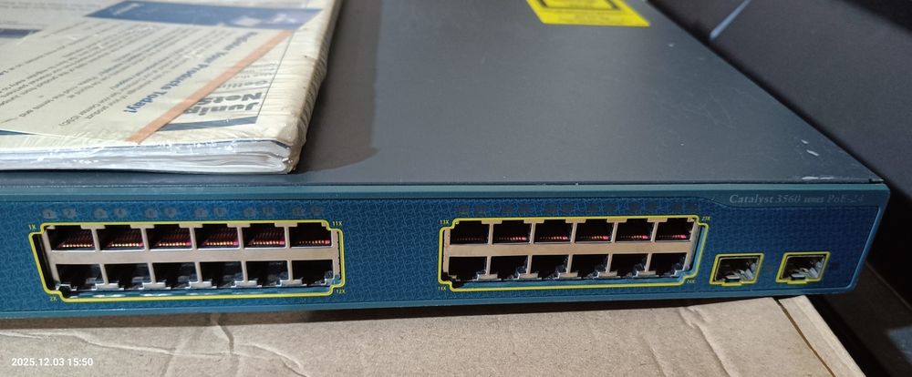 комутатор Cisco Catalyst 3560G-24TS-S 24 порти Gigabit Ethernet,