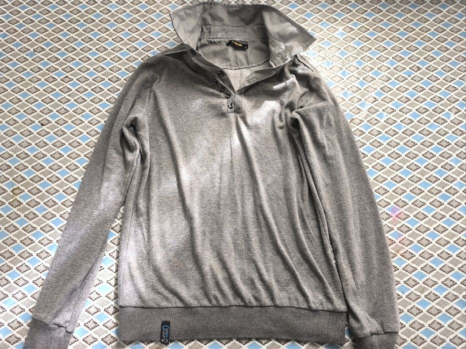 Серая кофта М.  .
