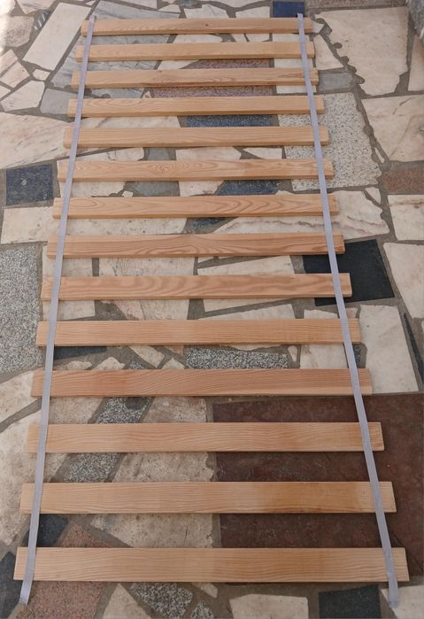 Estrado ripas ikea