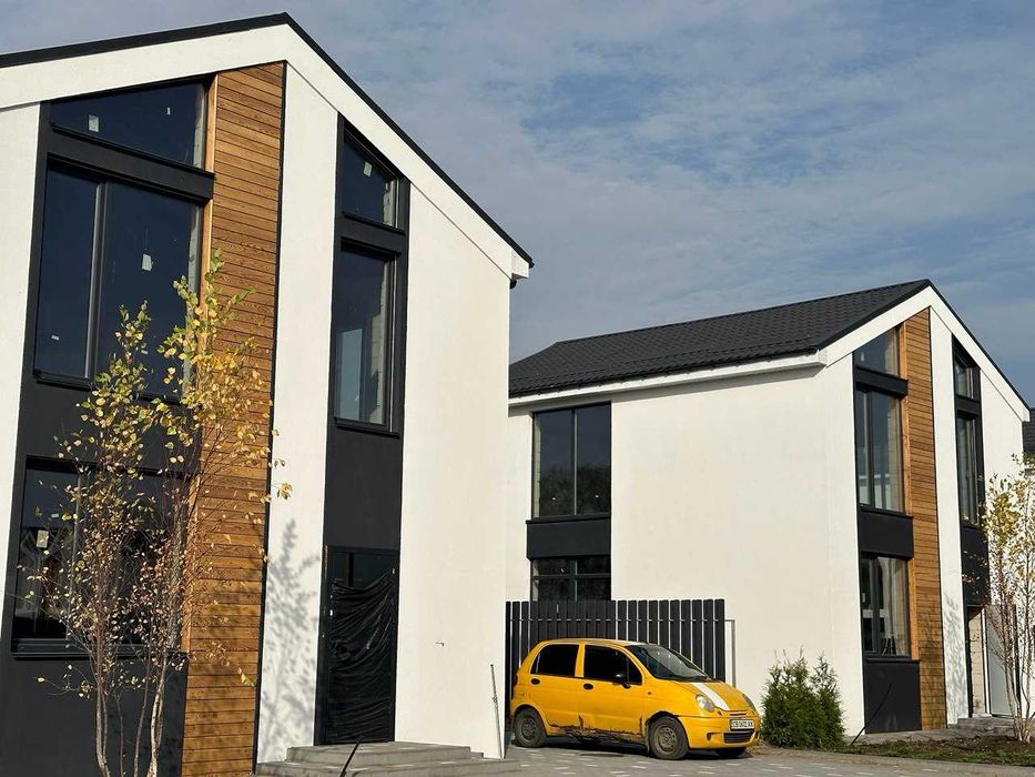 Котедж з документами 100 м² в котеджному містечку з озером, біля Десни