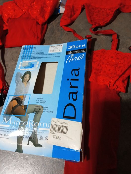 Pończochy z pasem na maturę