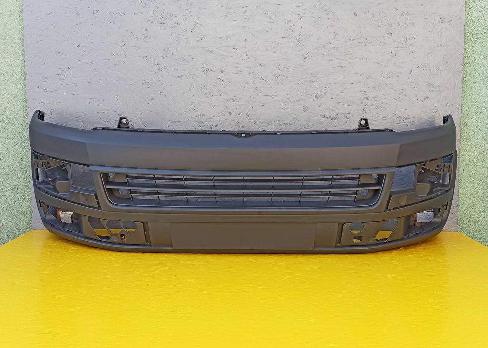 Решотка в передний бампер на Volkswagen T5 Фольксваген Т5 10-15р