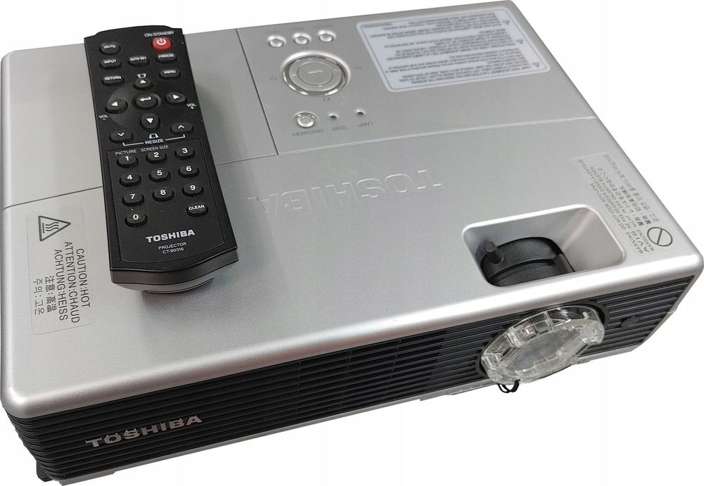 TOSHIBA TLP-X100.  проэктор
