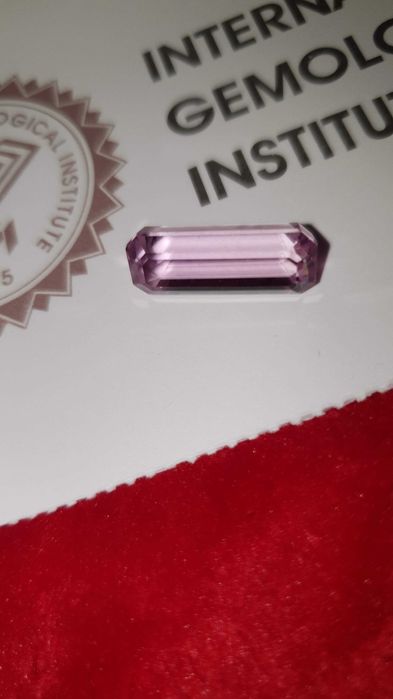 Kunzita com certificado IGI