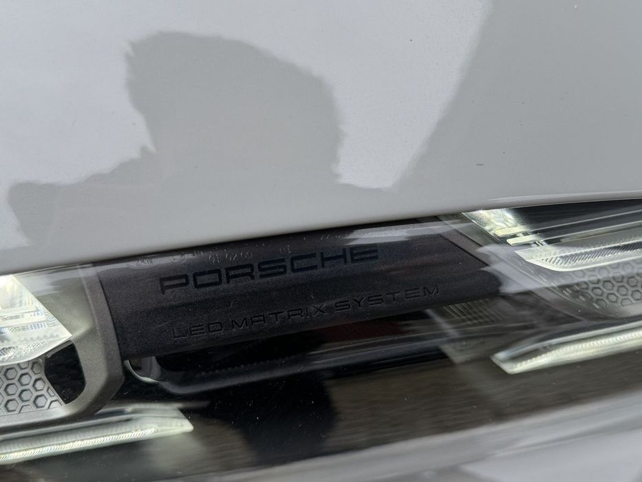 Porsche Taycan Cross Turismo 4