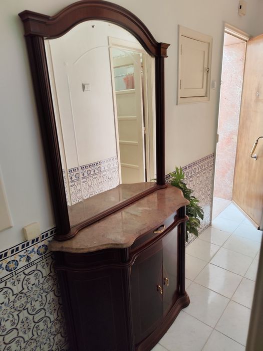 Sapateira com espelho