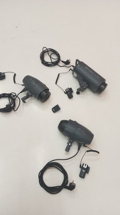 Вспышки студийные продам