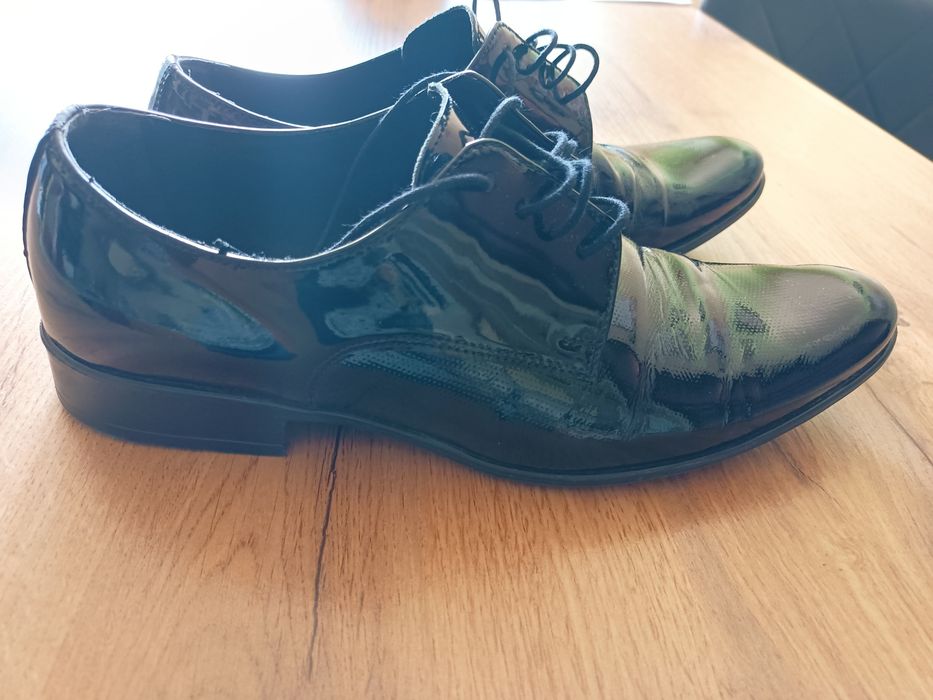 Buty lakierowane męskie