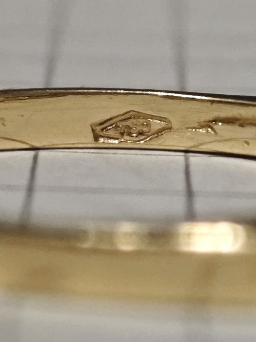 Золота каблучка, 750 проба.