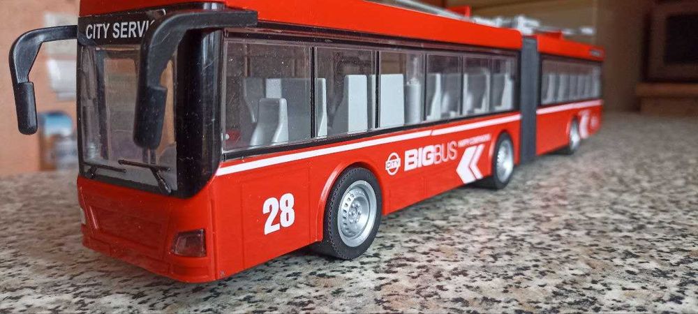 Троллейбус Škoda 15Tr "гармошка", звук, двери, свет, "рога" 45 см, №28