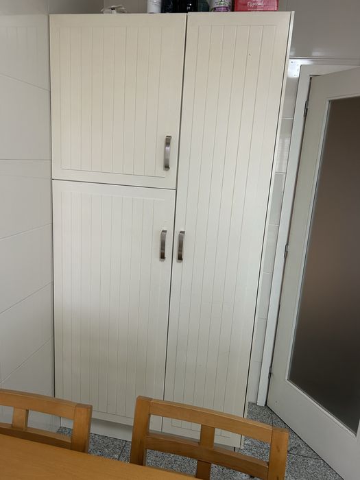 Armário Despenseiro lacado beige claro