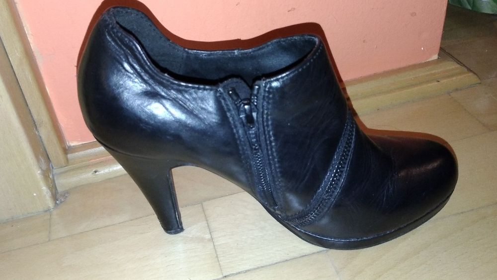 Damskie buty,czarne,skórzane,na biczny zamek,r.38
