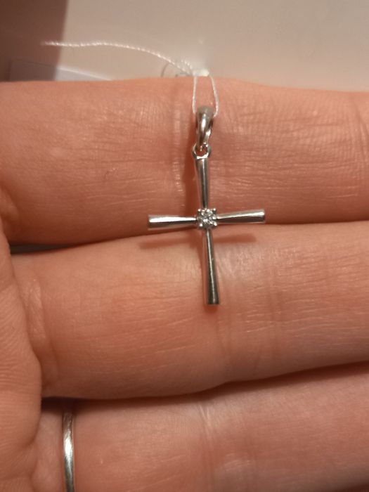 Крестик с бриллиантом золотой