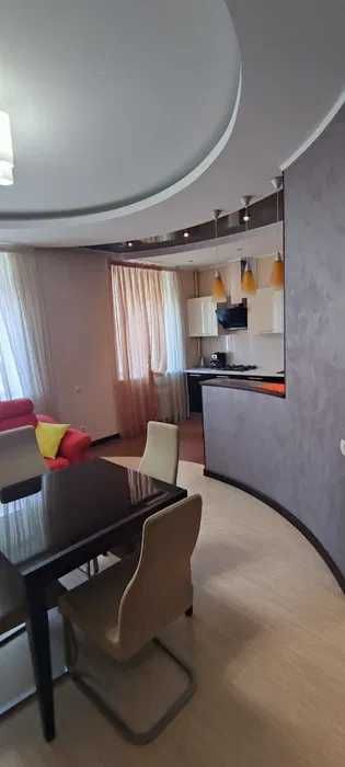 Продаю 3-к 109 м2 метро Защитников Украины, ЖК Московский