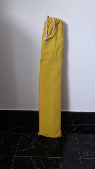 Pára-vento Amarelo (praia)