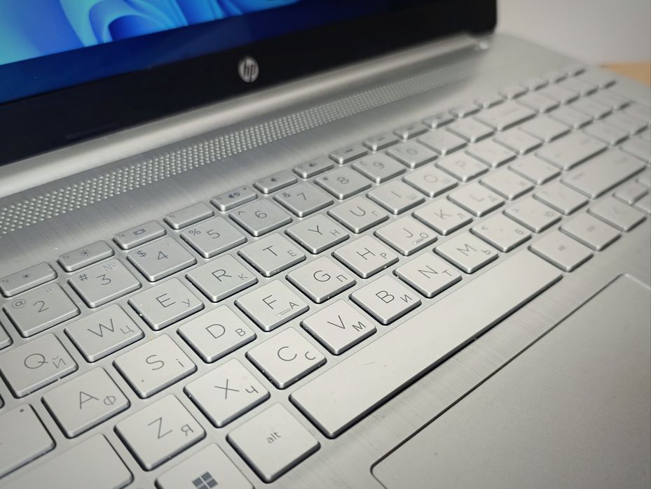 15'6 ноутбук HP/i3-1115G4/8GB DDR4/SSD 256GB/Батарея 0% зносу