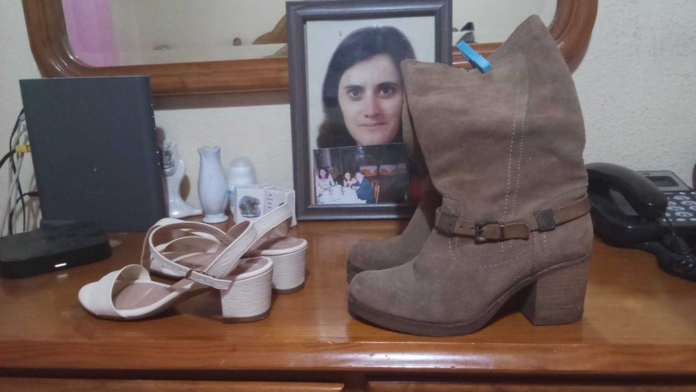 Bota de cano alto sminova,usada uma vez ,camurça castanha numero 36,cendalia bege usadas uma tarde numero 36 muito bonitas.