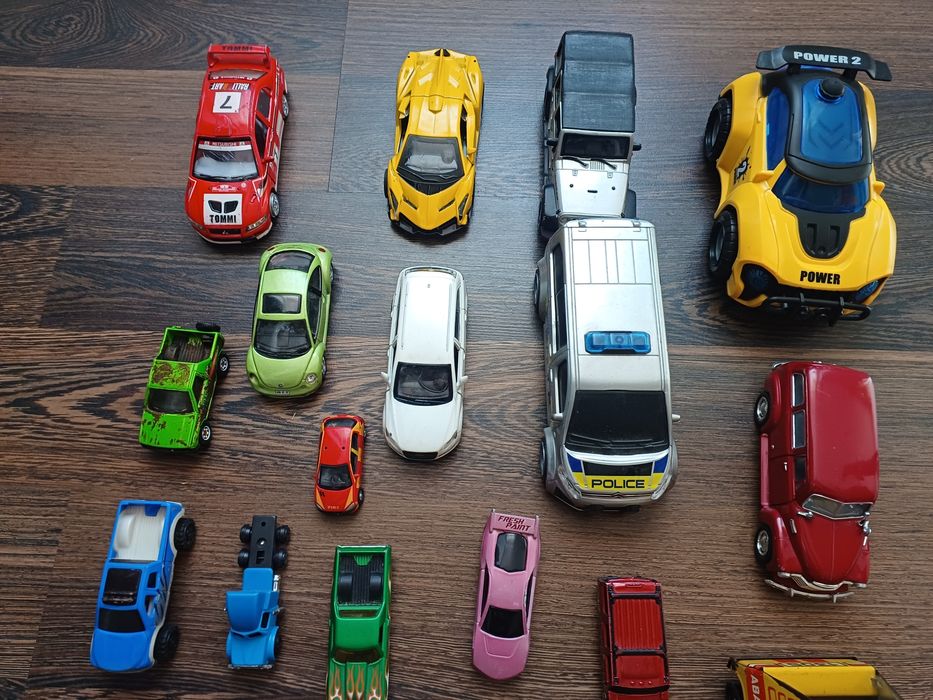 21 шт машинки одним лотом