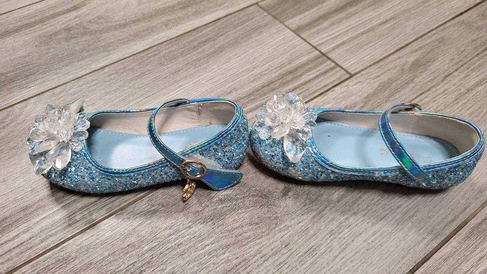 Святкові туфлі для дівчинки