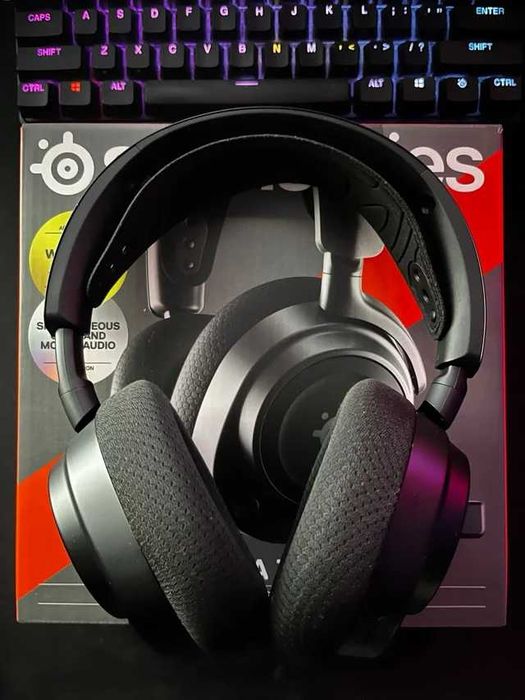 SteelSeries Arctis Nova 7 Wireless Headphones