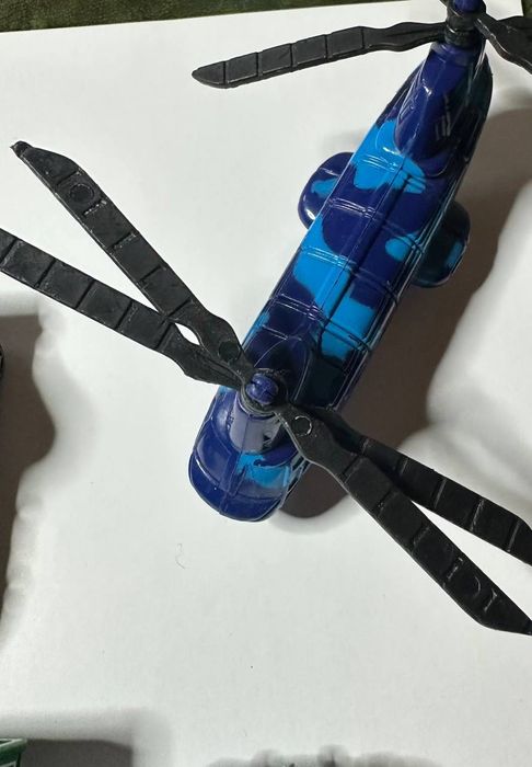 Колекційні машинки Optimus Prime, Disney, Mattel