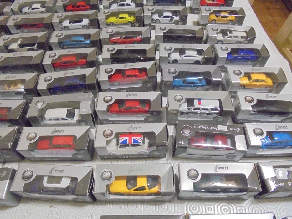 Lote de 90 carrinhos novos, escala 1:60