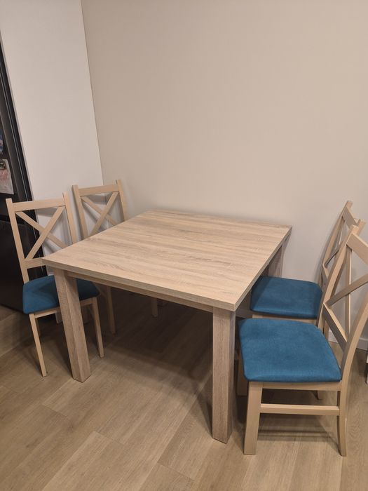 Stół rozkładany 100cm -250cm z 8 krzesłami