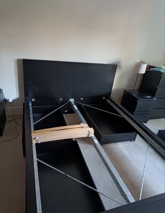 Cama de Casal preta IKEA 160x200