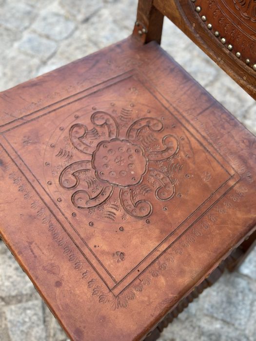 Cadeiras rusticas com respetiva mesa