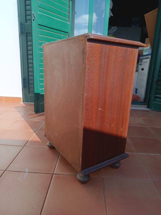 Mesa de cabeceira antiga