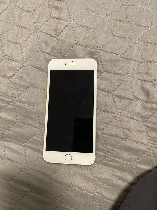 iPhone 6s, заблокований iCloud.
