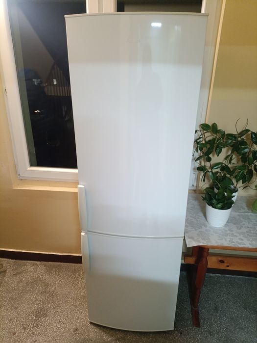 Sprzedam sprawna lodówkę