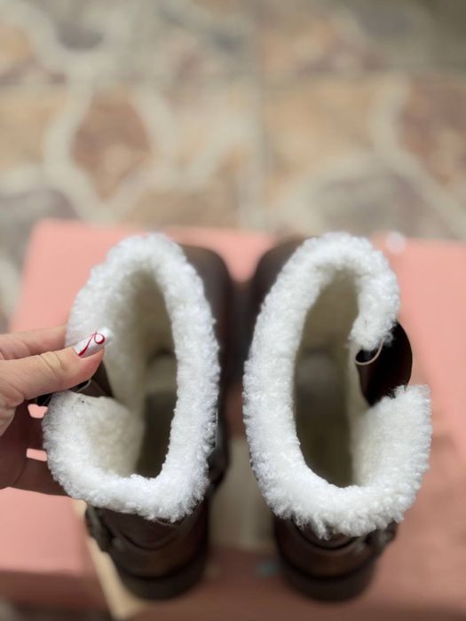 Зимові черевики MiuMiu 39р