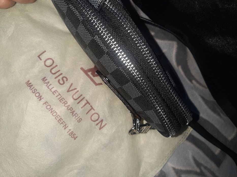 Bolsa de homem Louis vuittom pratica