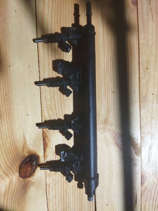 Рампа форсунок Пежо 207 1.4 16кл