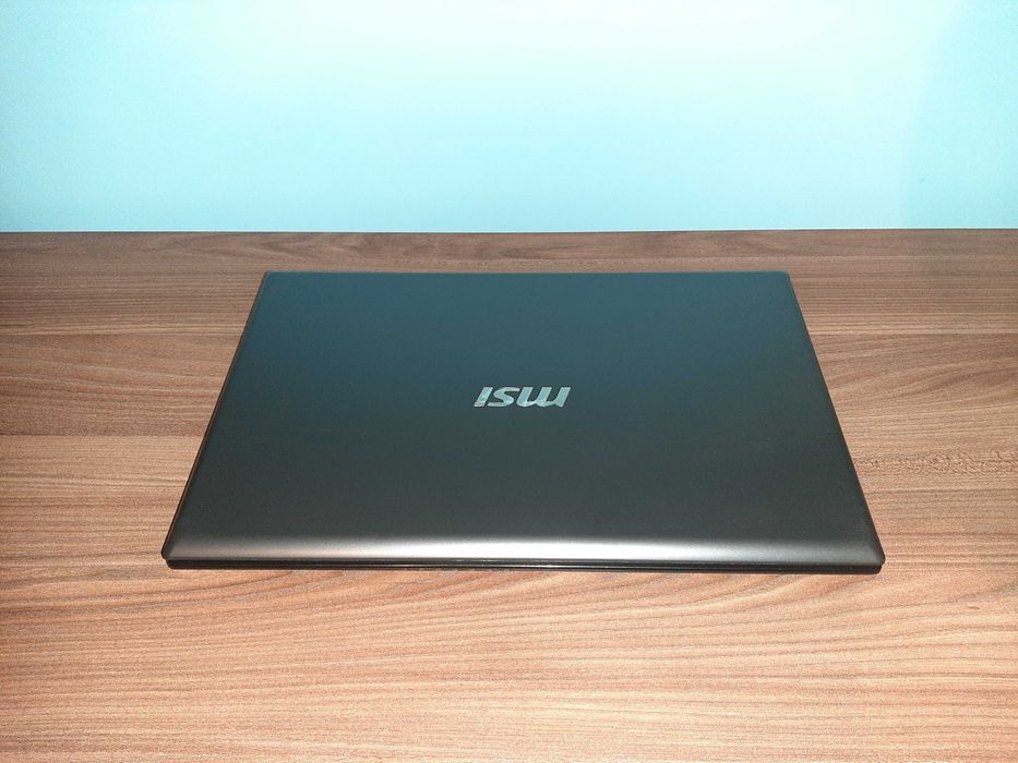 Laptop MSI CX70 2QF + torba