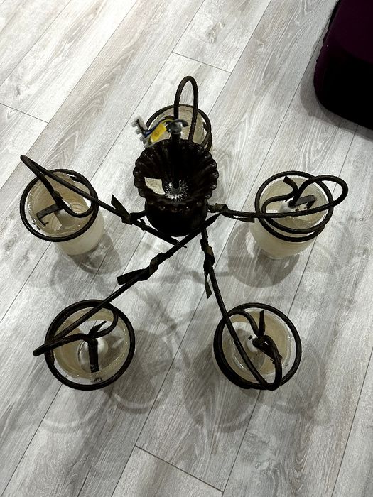 Люстра ..на  5 ламп