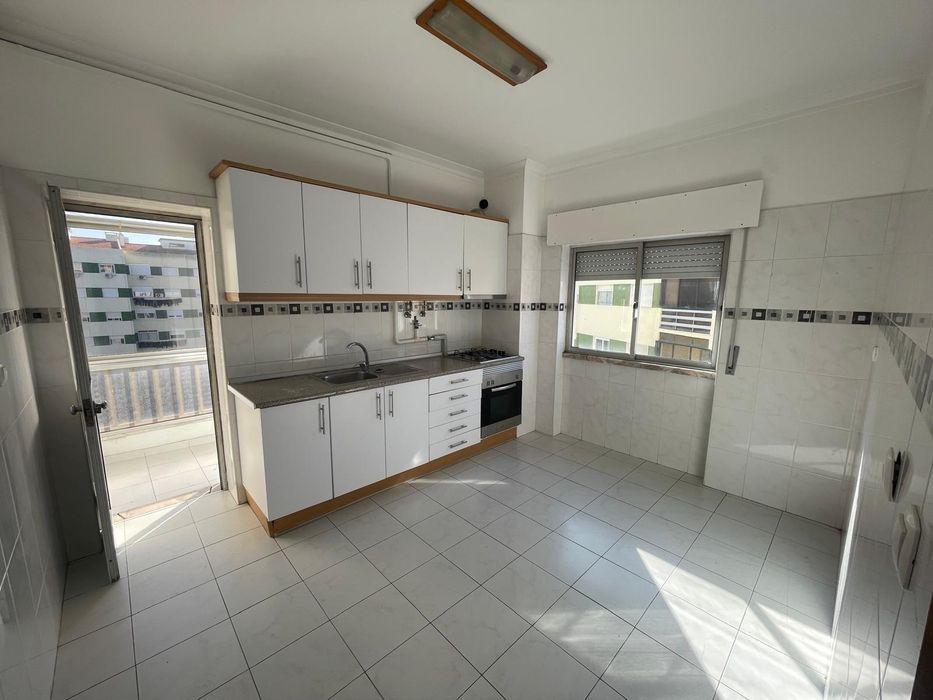 Apartamento T2 para Arrendamento – Amora - Seixal 

Disponível para ar